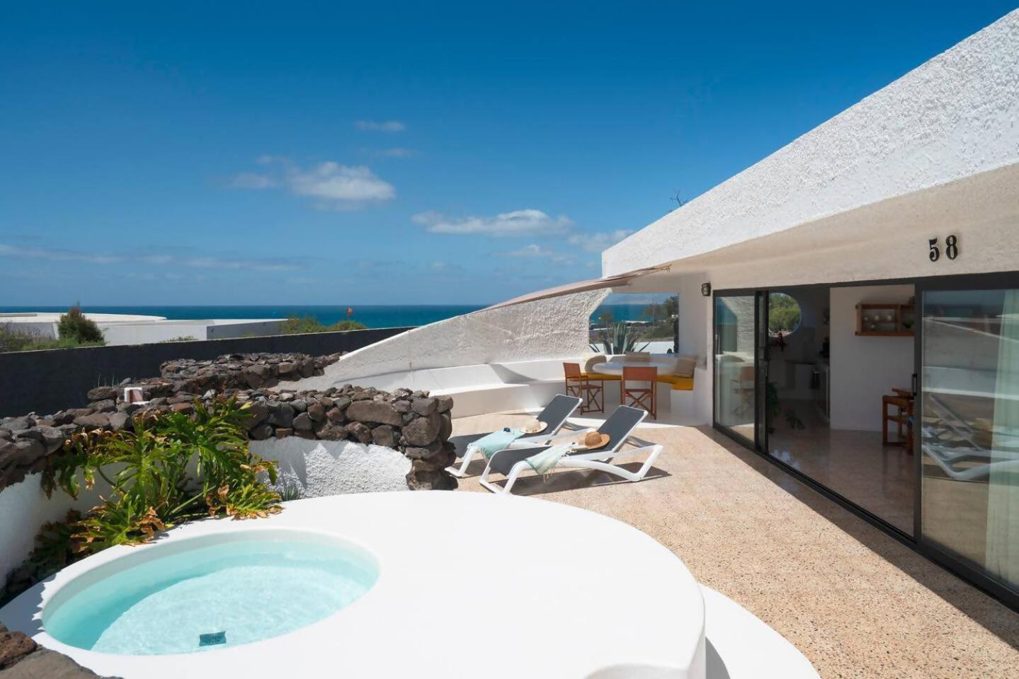 Lanzarote Famara Beach Bungalow Bagian luar foto